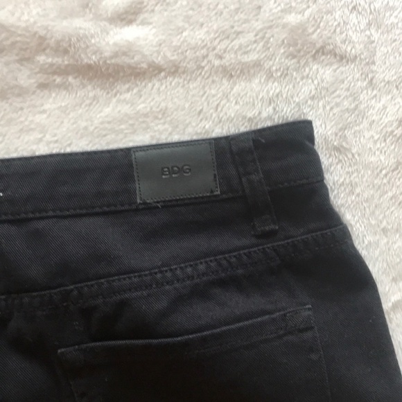 UO Freja Embellished Mid-Rise Denim Cutoff Short - Picture 5 of 6